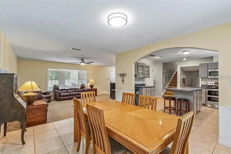 121 CANDLEWICK RD — photo 5