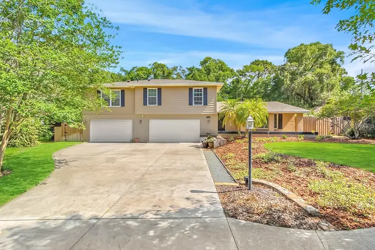 121 CANDLEWICK RD