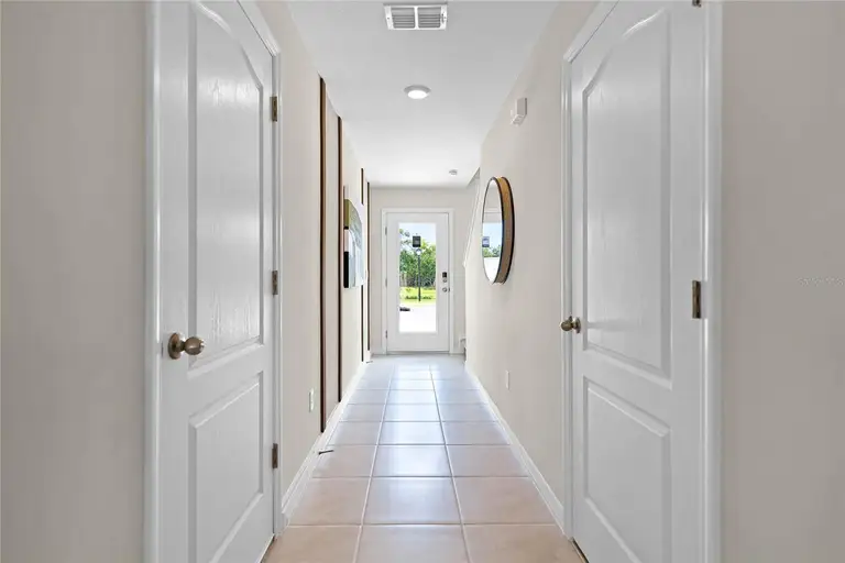 553 ZINFANDEL DR — photo 3