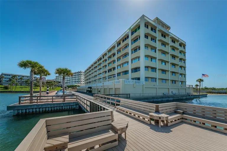100 BLUFF VIEW DR #405C — photo 2