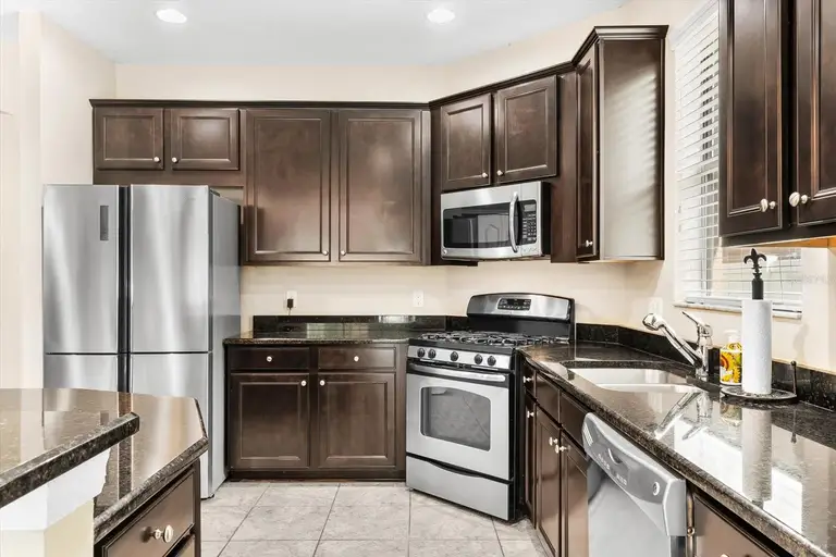 3005 MAPLE SHADE PL — photo 5