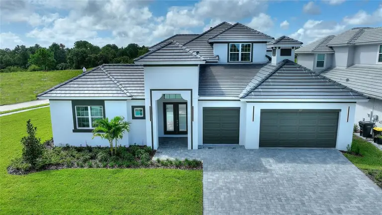 107 HAMPTON LOOP