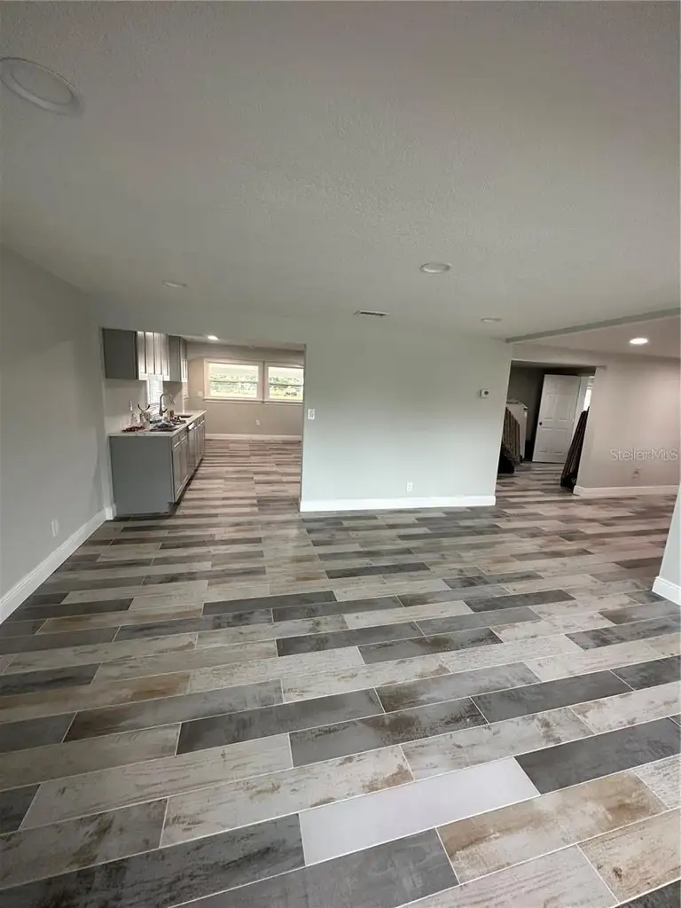 4116 S GOLDENROD RD — photo 3