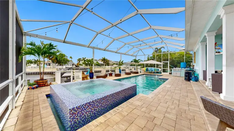 410 ISLEBAY DR — photo 4