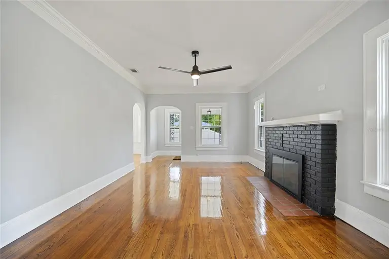 617 KERNEYWOOD ST — photo 2