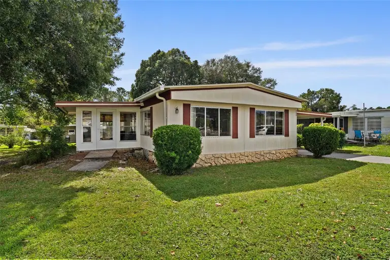 2060 LAMPLIGHT CIR — photo 3