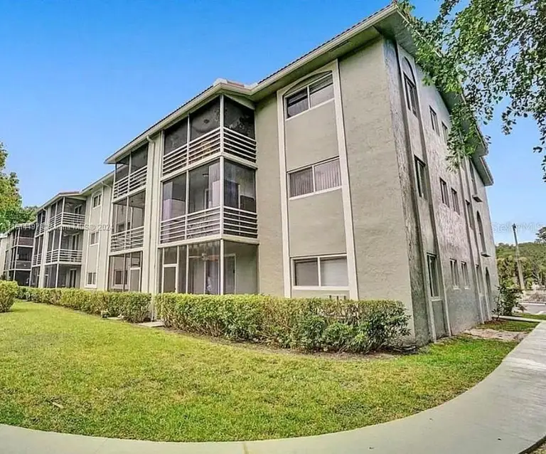 11651 ROYAL PALM BLVD #204 — photo 2