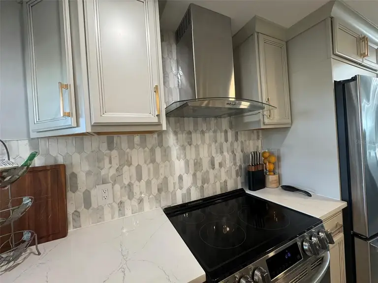 5537 SEA FOREST DR #208 — photo 3