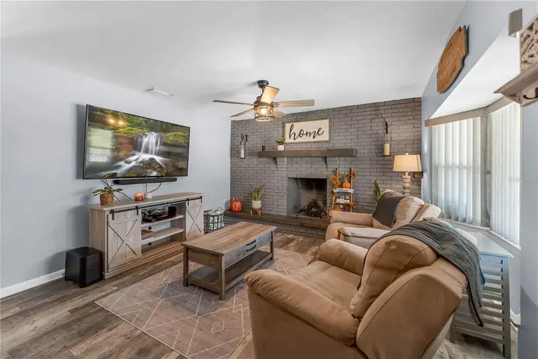 1308 OAKHILL ST — photo 3