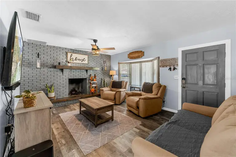 1308 OAKHILL ST — photo 4