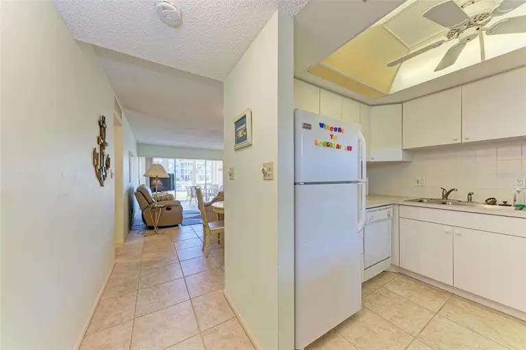 4370 CHATHAM DR #104 — photo 4