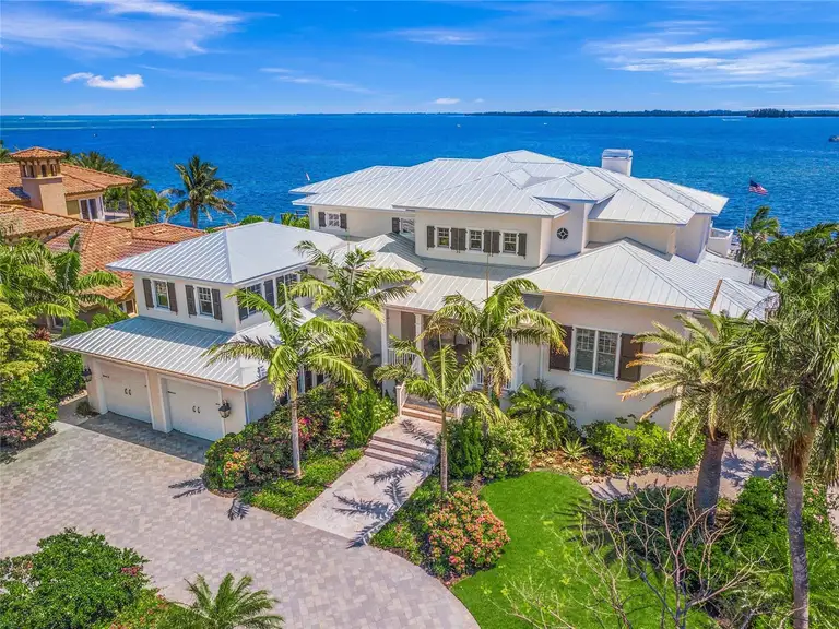 641 KEY ROYALE DR