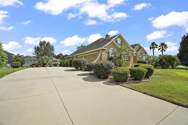 2126 LAKE RIDGE DR — photo 5