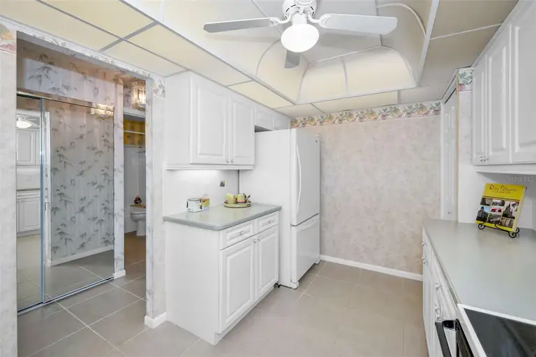 100 BLUFF VIEW DR #207C — photo 3