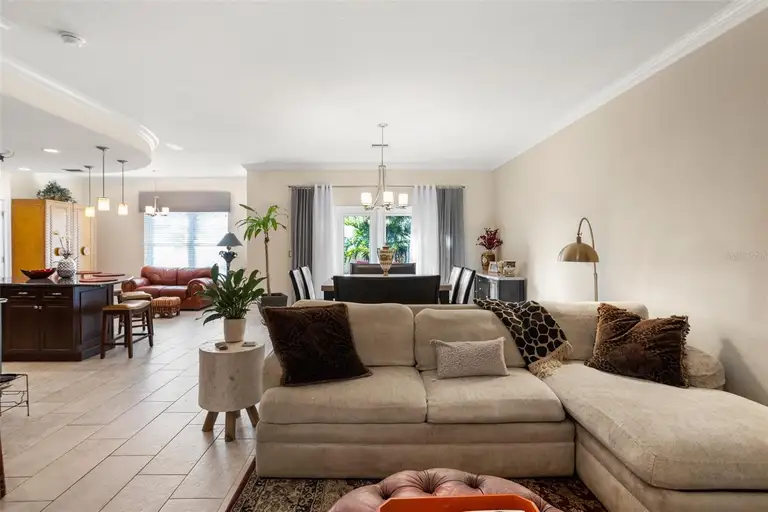 829 DATE PALM LN — photo 2