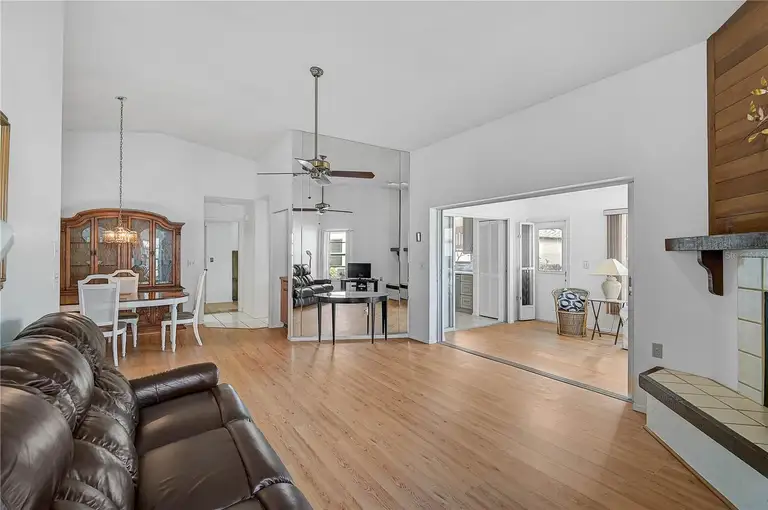 652 LINDEN DR — photo 5