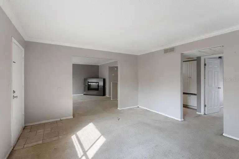 145 OYSTER BAY CIR #200 — photo 5