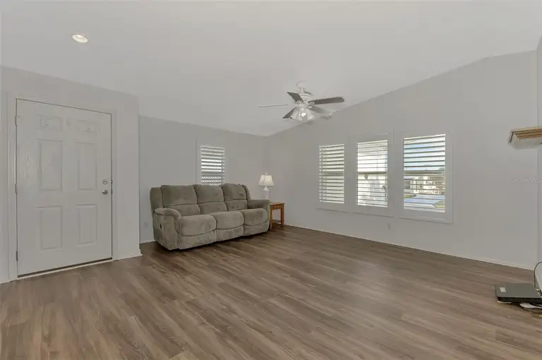 552 FLEETWOOD ST — photo 5