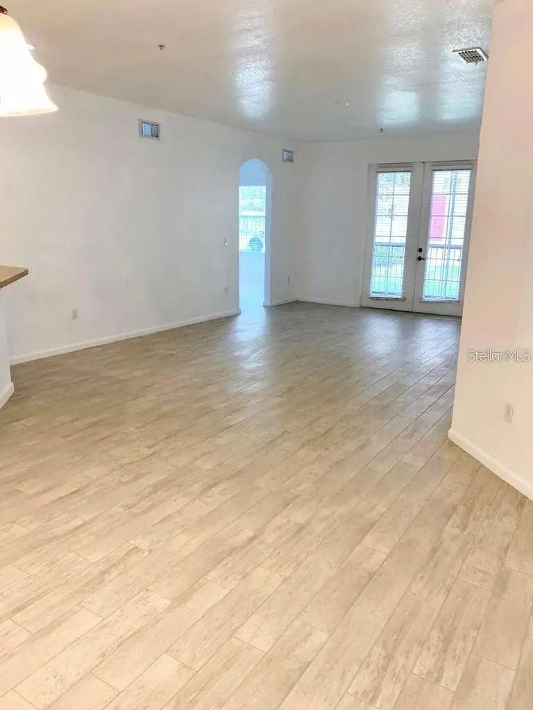 3001 LAUREL PARK LN #102 — photo 3