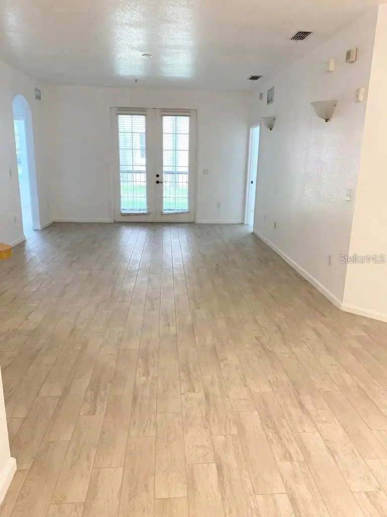 3001 LAUREL PARK LN #102 — photo 4