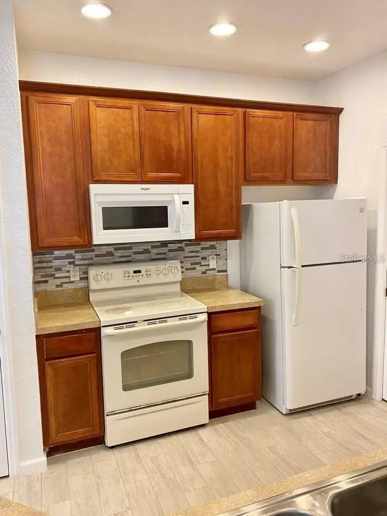 3001 LAUREL PARK LN #102 — photo 5