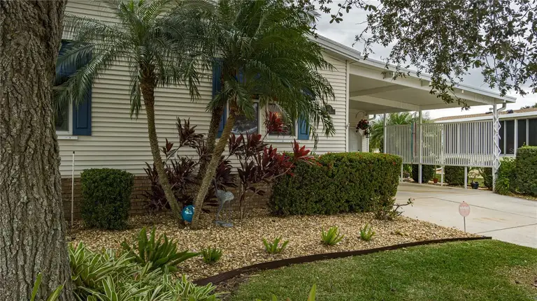 8414 IMPERIAL CIR — photo 2