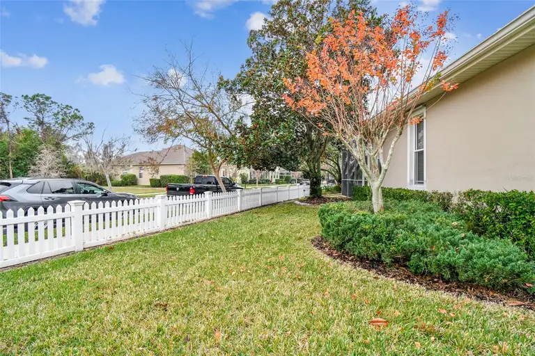 10002 BENTLEY WAY — photo 3