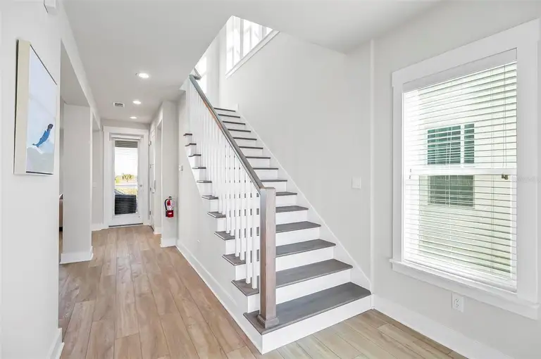 202 SURFVIEW LN — photo 4