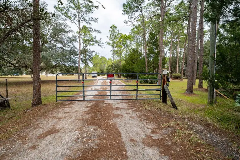 875 EDEN DR — photo 2