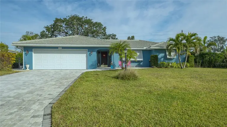 429 N ROSSETTI DR — photo 3