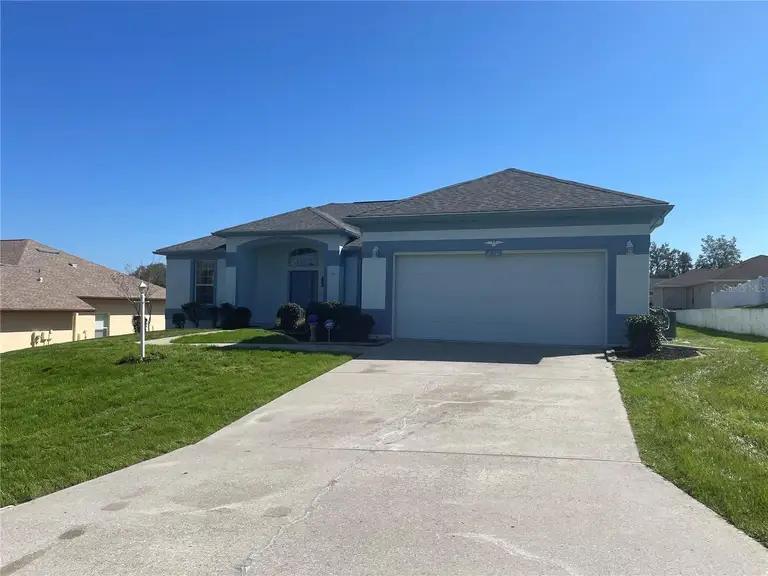 210 W REXFORD DR