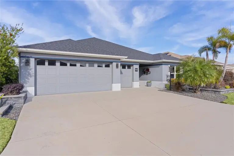 4923 LAWLER LOOP — photo 2