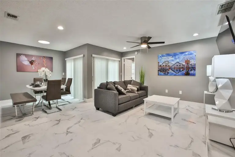 532 HUNTER CIR — photo 4