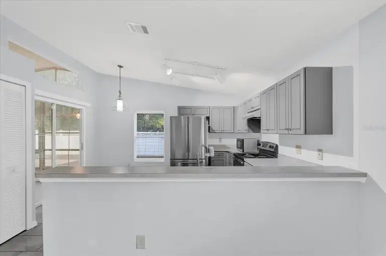 4382 WEEPING WILLOW CIR — photo 4