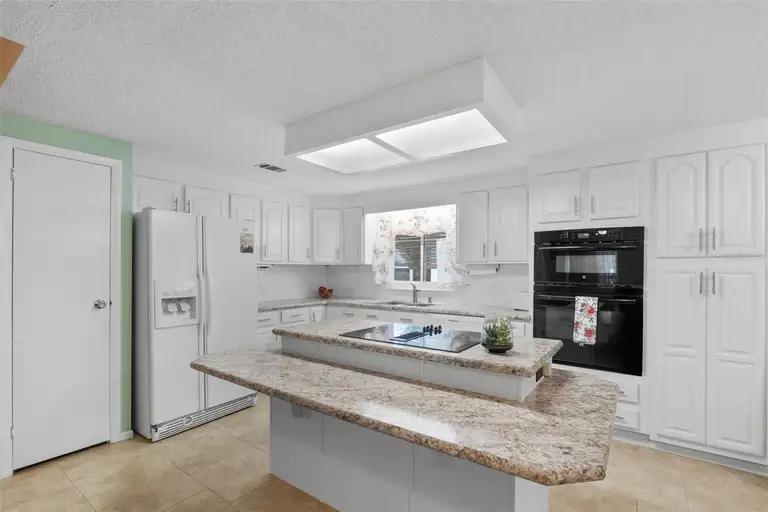 3221 PEBBLE BEND DR — photo 3