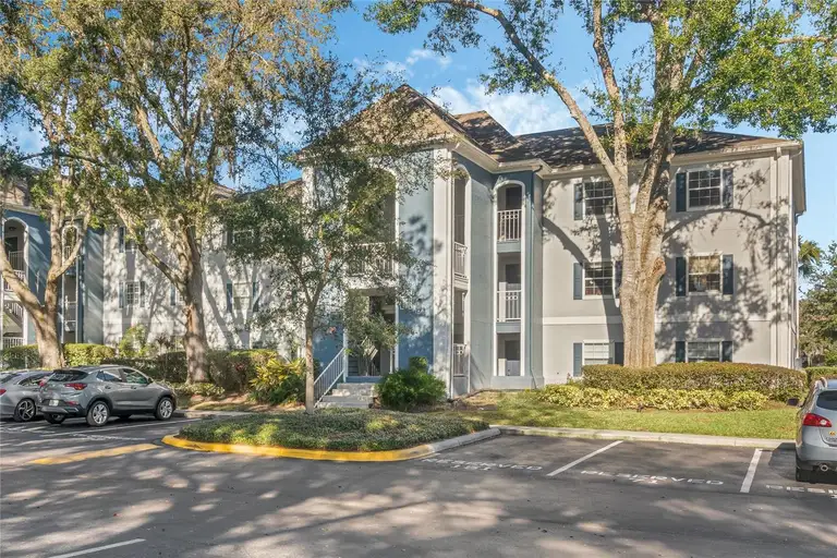 4302 CLUBSIDE DR #4302