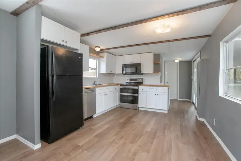 31602 HILLSIDE DR — photo 5
