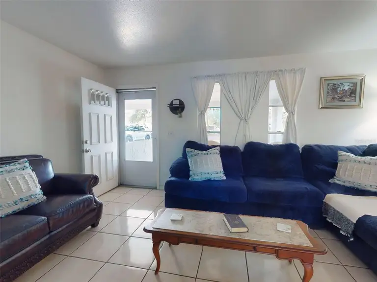 1535-1537 MANGO TREE DR — photo 4