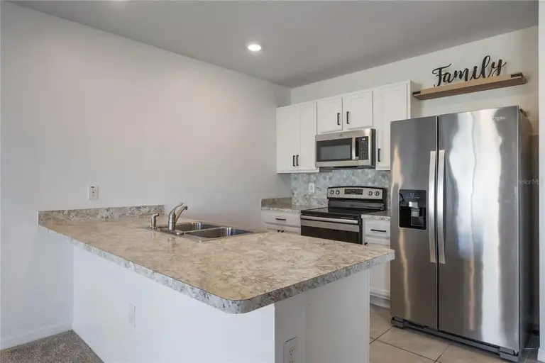 183 EMANUELLE DR — photo 5