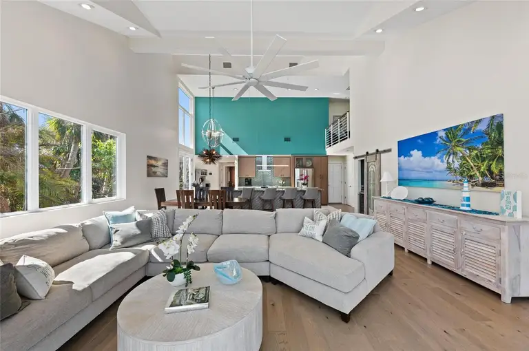 140 N CASEY KEY RD — photo 2
