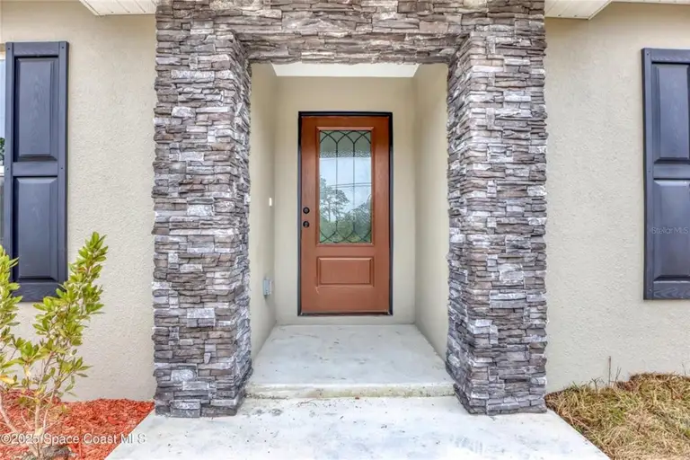 5235 BLOUNTS RIDGE RD — photo 4