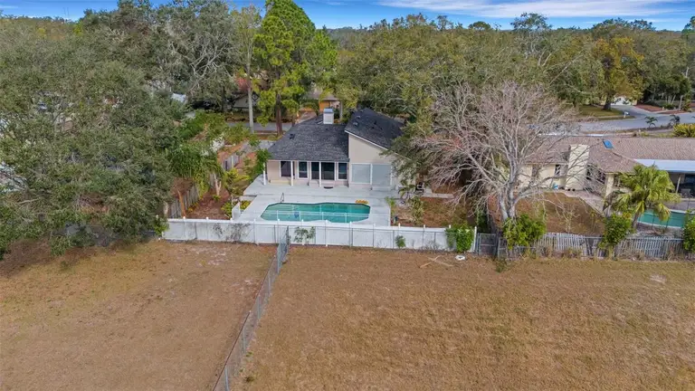 2826 KAVALIER DR — photo 5