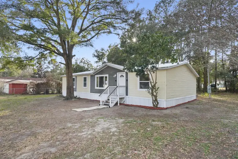 8560 NW 13TH CT — photo 2