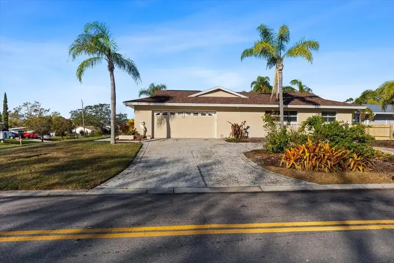 4001 HARBOR HILLS DR — photo 3