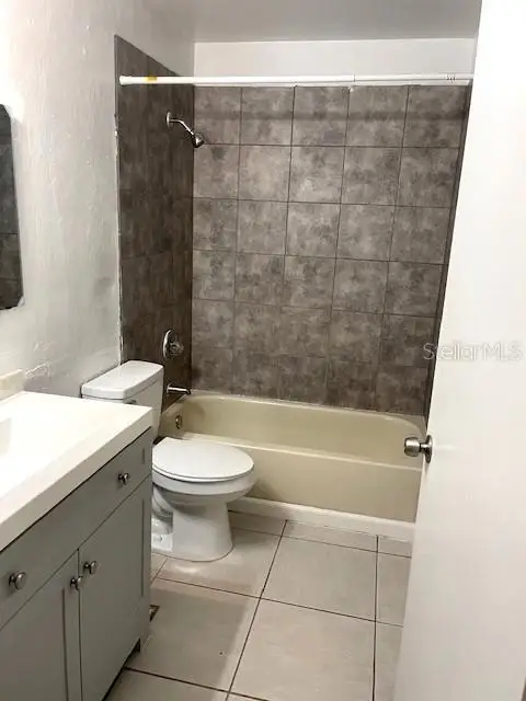 10 NW 21ST PL — photo 4