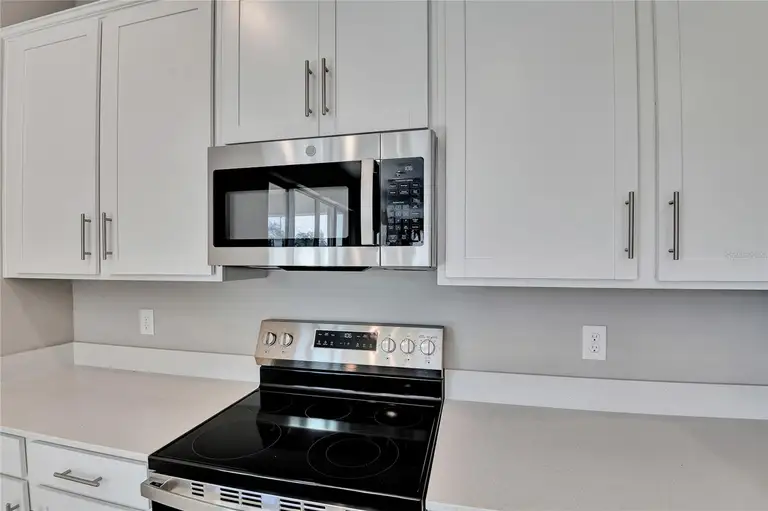 560 SUMMIT RIVER DR — photo 3