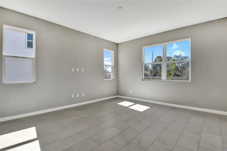 560 SUMMIT RIVER DR — photo 5