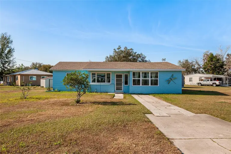 735 FORMOSA AVE