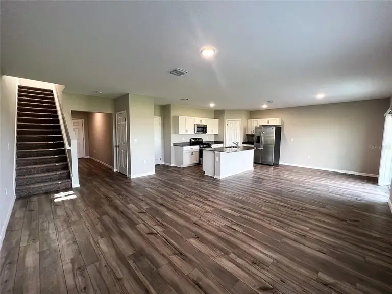 5432 SUMMER SUNSET DR — photo 2