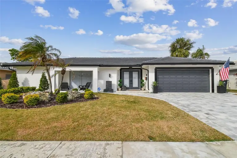3934 DORAL DR — photo 3